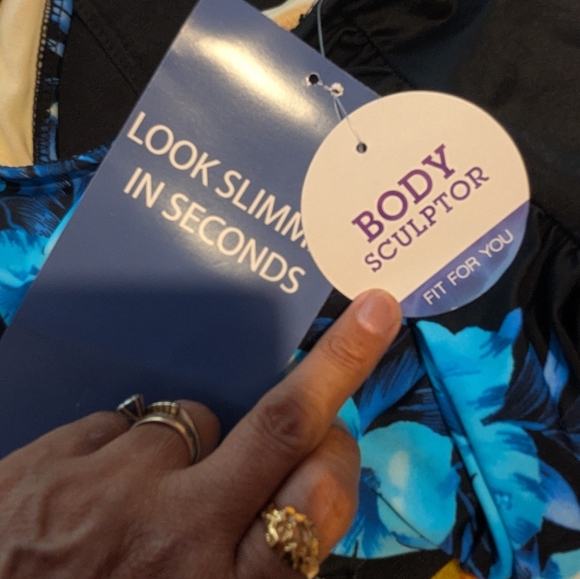 Croft & Barrow Black and Blue Swimsuit - Picture 4 of 4